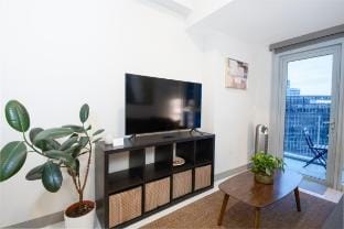Spacious 2br w/3 beds + Helpful Host @Heart of BGC Vacation rental in Makati