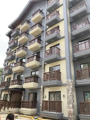 Swiss Vibe Studio | Balcony + Netflix | Wi-Fi Apartment in Tagaytay