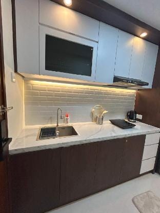 Apt 2BR @53rd Floor, Netflix by SKY Vacation rental in Riau Islands, Indonesia