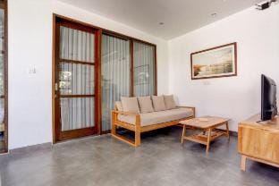 2BR Villa + Pool, Central Canggu (lush greenery) Villa in North Kuta