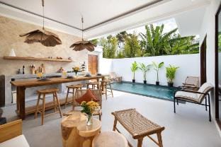 Gorgeous 6 beds/14 pax in the heart of Seminyak Villa in North Kuta