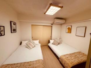 SUMMER SALE　池袋駅から徒歩5分｜畳&フローリング｜広いスペース｜送迎車あり（有料） Apartment in Japan