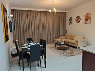 Luxury stay I 2BHKI Dubai Sports City I Canal View Vacation rental in Dubai