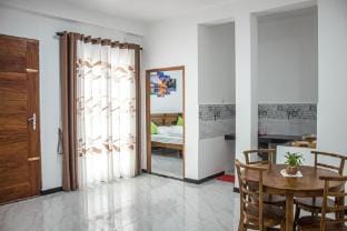 Airport and Paddy View Home Stay Apartment in Negombo
