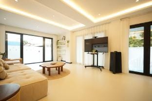 Baan Sabai Pattaya beachfront pool resort villa Villa in Pattaya City