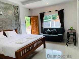 Baanboonta Apartment in Chalong