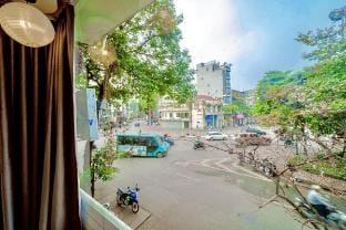 Panoramic City View|NearTrainSt| Elevator|6BR 4BA Vacation rental in Hanoi