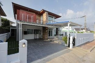 5BR 5BA Pool Vila Pattaya Lux. Vacation rental in Pattaya City