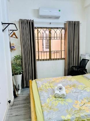 Big Window Room near Bui Vien str. Private WC Vacation rental in Ho Chi Minh City