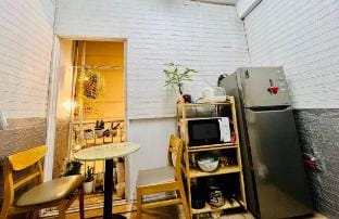 Big Window Room near Bui Vien str. Private WC Vacation rental in Ho Chi Minh City