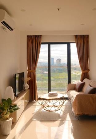 Yugen Hue Homestay with Swimming Pool and Gym Apartment in Laos