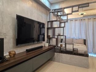 Stonewood Suite by Staycation+ Vacation rental in Pasay