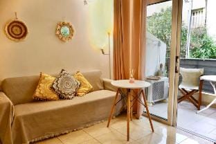 Modern 1BR/Balcony /Netflix/ Public Transportation Vacation rental in Athens