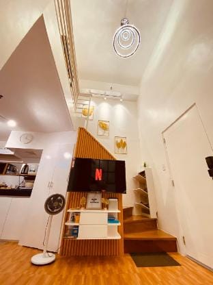 Pet Frndly Cozy Loft Prime Loc 2BR 2CR Alng EDSA Apartment in Mandaluyong