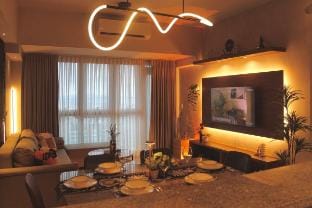 BGC Uptown 3BR + 1 Extra Room with 2 Balconies Vacation rental in Makati