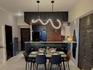 BGC Uptown 3BR + 1 Extra Room with 2 Balconies Vacation rental in Makati