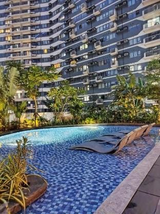 Amenity Floor with City View Apartment in Makati