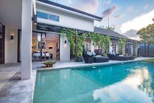 Villa Nandi - Ice Bath + HUGE GYM + Sauna/Jacuzzi Villa in North Kuta