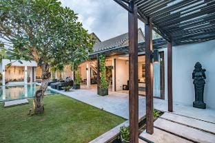 Villa Nandi - Ice Bath + HUGE GYM + Sauna/Jacuzzi Villa in North Kuta