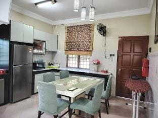 Tiara Payung Villa Homestay  Villa in Terengganu, Malaysia