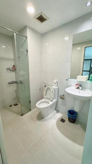 HHomes - Modern 1 Bedroom & Pool at Masteri An Phu Apartment in Ho Chi Minh City