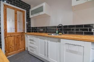 Clydebank 2 Bedroom Home Vacation rental in Glasgow