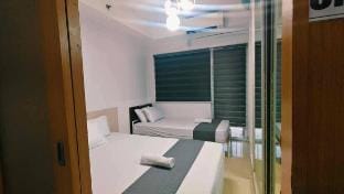 Fireworks MOA View w/ balcony  Vacation rental in Pasay