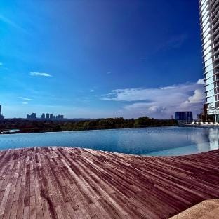 Macrolink 2B2R 7 pax Condo Medini near legoland Vacation rental in Johor