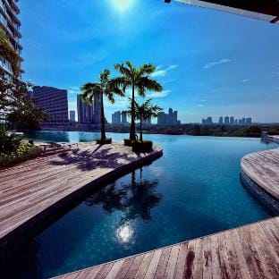 Macrolink 2B2R 7 pax Condo Medini near legoland Vacation rental in Johor