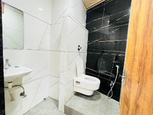 Shri Shiv Ganga Bhakt Niwas Vacation rental in India