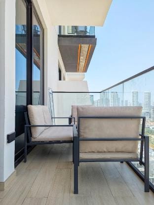 Nova Haven Retreat, Luxury 1BH in JVC, Dubai Apartment in Dubai