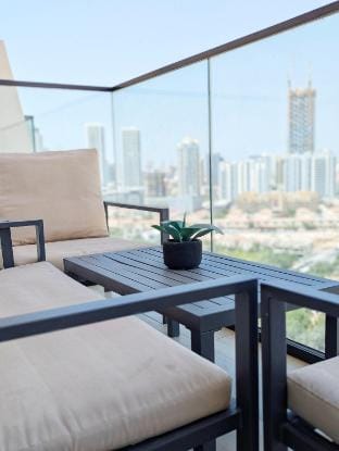 Nova Haven Retreat, Luxury 1BH in JVC, Dubai Apartment in Dubai