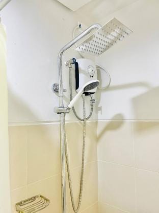 SM6  Minimalist Comfort Near SM Apartment in Iloilo City