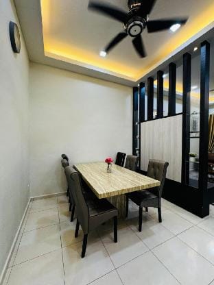 Auma Guesthouse , 3BR, 2 BT& high speed internet Vacation rental in Malacca