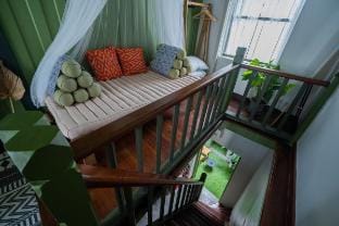 4 Sleeps Private garden in Chinatown Walk to MRT Vacation rental in Bangkok