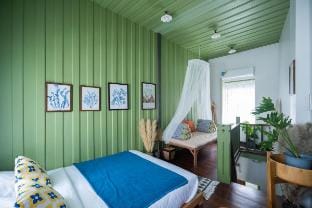 4 Sleeps Private garden in Chinatown Walk to MRT Vacation rental in Bangkok