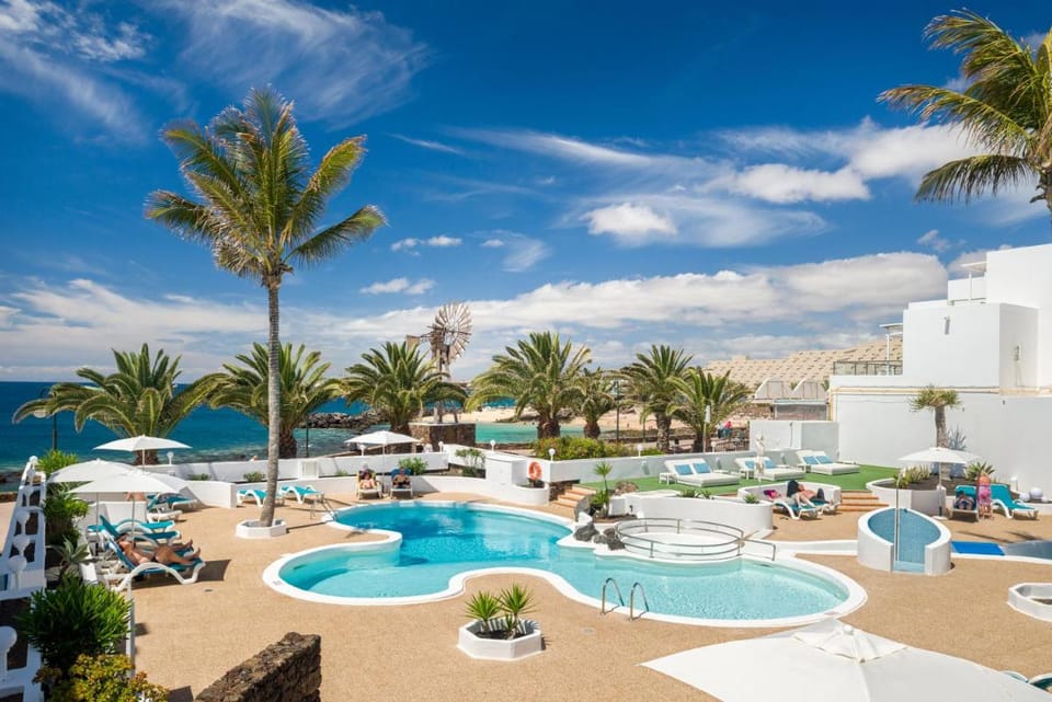 Neptuno Suites - Adults Only Apartment in Costa Teguise