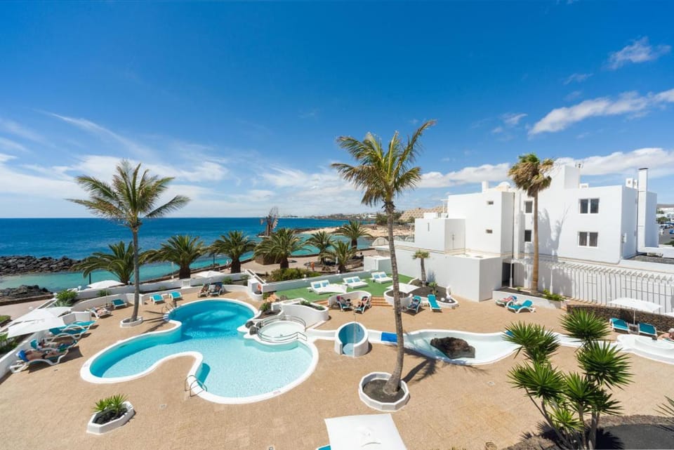 Neptuno Suites - Adults Only Apartment in Costa Teguise