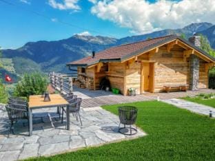 Chalet Capricorne  Alpine Chique  Sauna Chalet in Riddes