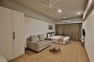 Weekend Address farmville surat Vacation rental in Gujarat