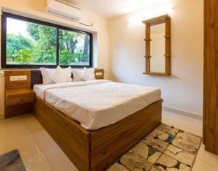 Villa Beach Tales (4BHK)-Opp Anjuna-Pool+Jacuzzi Villa in Goa, India