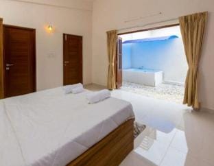 Villa Beach Tales (4BHK)-Opp Anjuna-Pool+Jacuzzi Villa in Goa, India