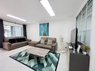 Nimman Home 4BR Near Maya Mall Vacation rental in Chiang Mai
