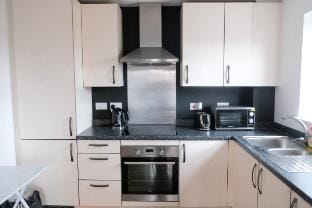 Lord Street Apartment | Cosy | Free Parking & WiFi Vacation rental in Salford