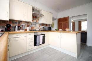 Spacious Georgian Apartment | 5 Beds | 7 Guests Vacation rental in Bath