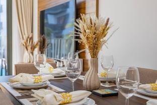 Cosy 2-BR at Belgravia Square Vacation rental in Dubai