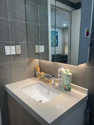 Căn hộ dịch vụ 2 pn tại Republic Plaza, gần ga T3 Apartment in Ho Chi Minh City