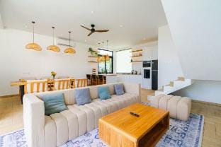 Brand new central Canggu , ricefield view 3 beds Vacation rental in North Kuta
