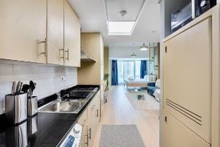 Renovated Lake Terrace Studio JLT Next to METRO Vacation rental in Dubai
