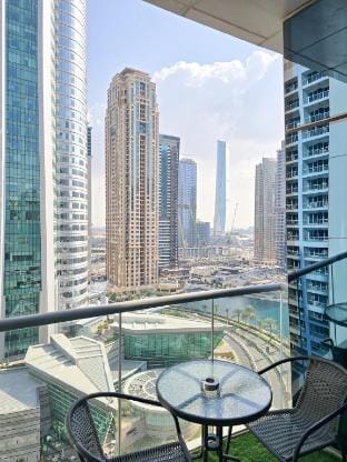 Next to METRO 1BED w/  Panoramic Lake Views Vacation rental in Dubai